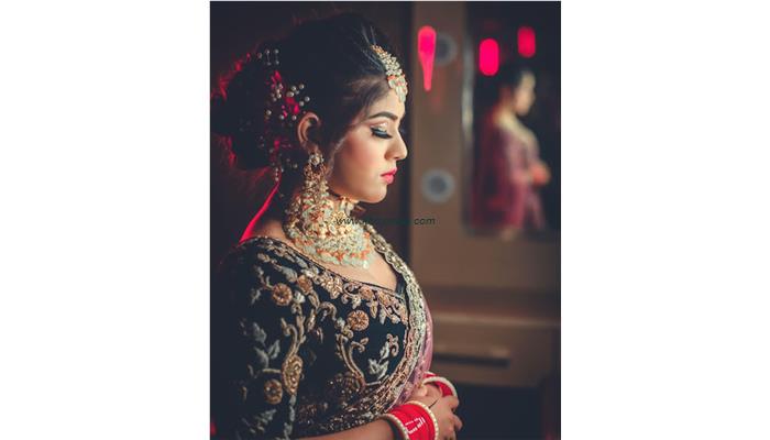 NITIN GIRDHAR UNISEX SALON