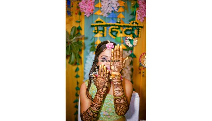 Adarsh Mehndi Artist.