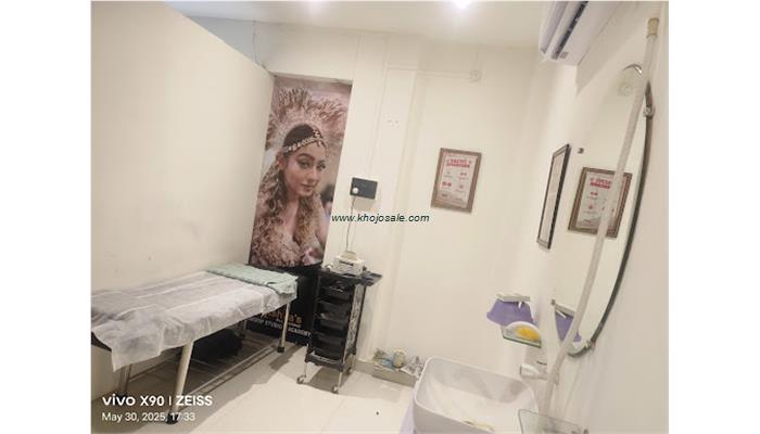 Akshitas Professional Makeup Studio & Academy