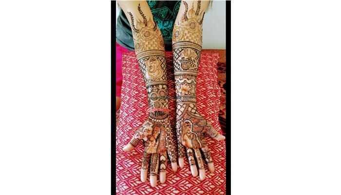 Areeba Mehandi Arts