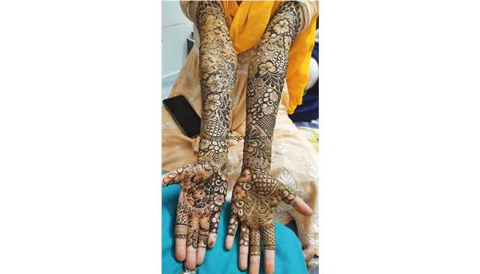 Areeba mehndi artist ( mehndi artist Azamgarh)