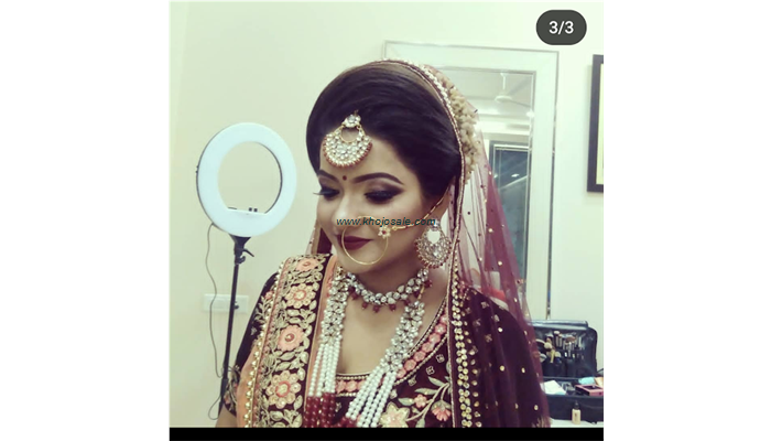 AT-MAKEUP-STUDIO