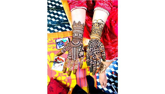 BAREILLY PROFESSIONAL MEHENDI ARTIST