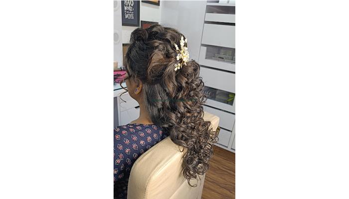 Blush Story Salon And Academy By Aarti Jain|
