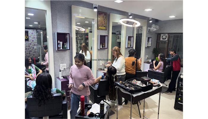 Dineshs Glam Unisex Salon-Best Unisex Salon In Ashok Vihar-Bridal Makeup Artist In Ashok Vihar.