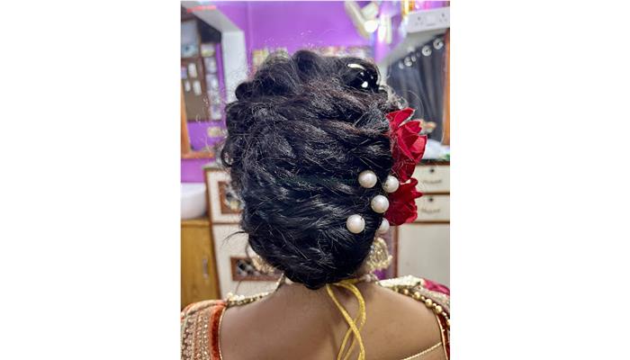 Ghunghat Ladies Beauty Parlor Nd Shreya Rani Makeovers