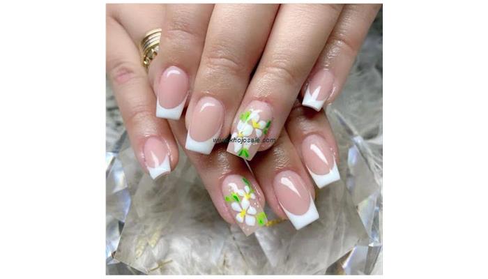 Jyoti Nails & Eyelash At Home Service