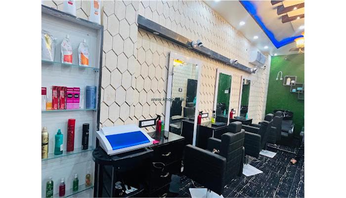 Lavenaa Saloon