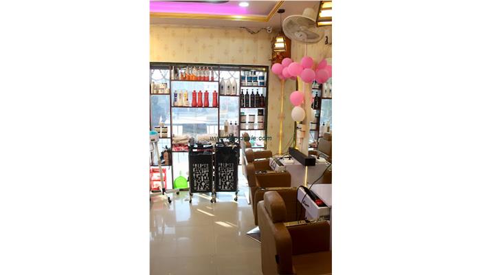 LOOKS ME (Unisex Salon & Academy)