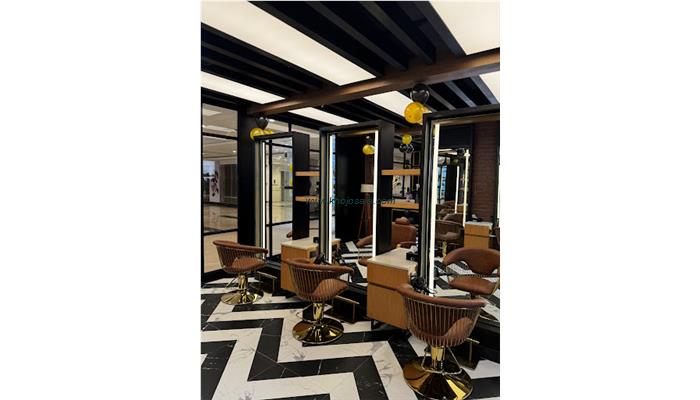 Looks Salon, Karkarduma