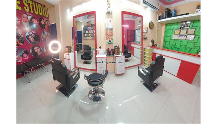 MAKE UP ZONE PARLOUR & ACADEMY