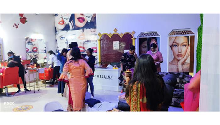 Maybelline®️ Newyork Salon And Academy