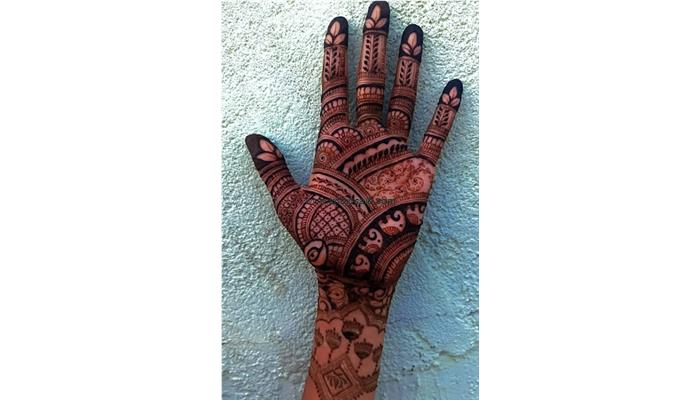 Mehndi Artist By Kanchan