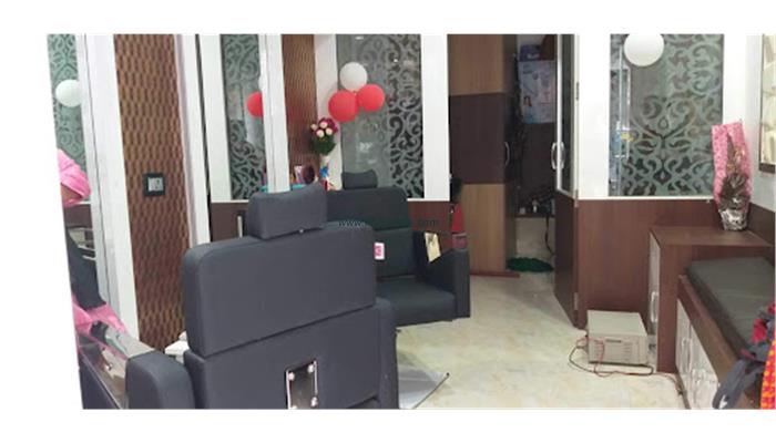 Mirror Ladies Beauty Parlour