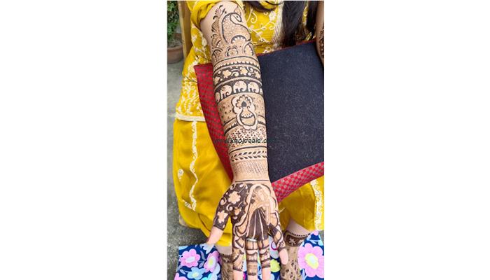 Naresh Mehndi Artist