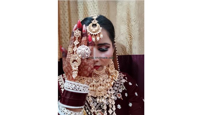 Pari Beauty Parlour