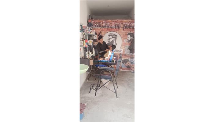 Rihaan New Mens Parlour