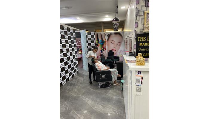 THE LOOKS MAKEOVERS UNISEX SALON & NAIL ARTS